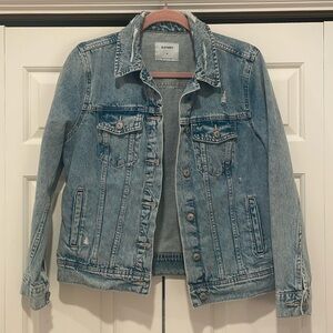 Old Navy slightly distressed light denim jacket. New w/out tags